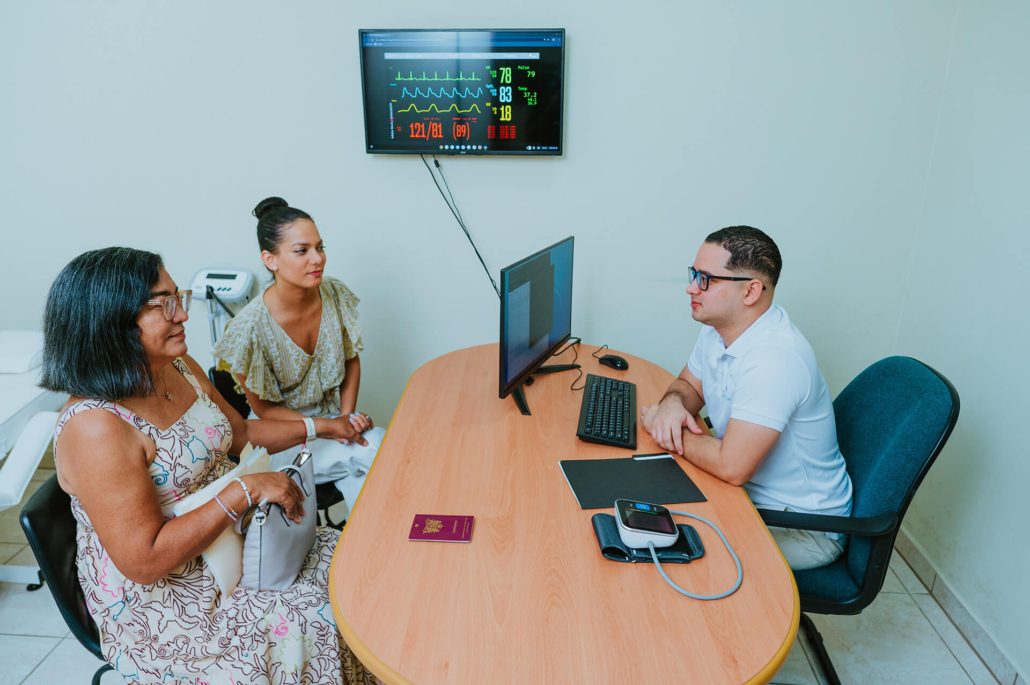 Patient consultation for bariatric surgery in Aruba